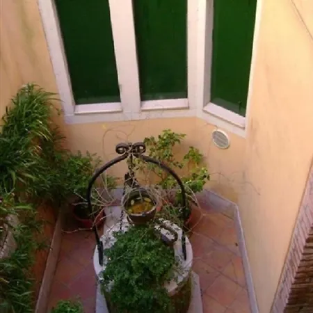 Hébergement de vacances San Barnaba Artist's District House Venise