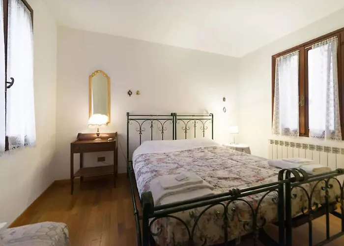 Holiday home San Barnaba Artist's District House *